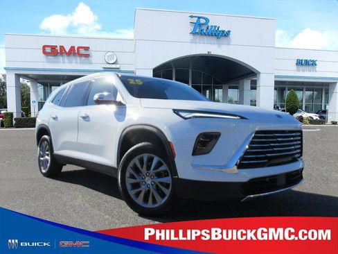 Used 2025 Buick Enclave Preferred image 1