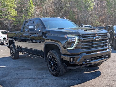 Used 2025 Chevrolet Silverado 2500 High Country w/ High Country Premium Package image 11