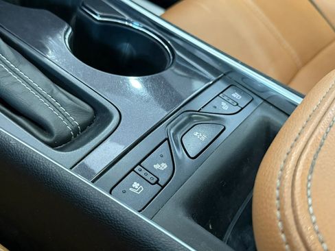 Used 2016 Chevrolet Impala LTZ w/ Enhanced Convenience Package FWD image 20