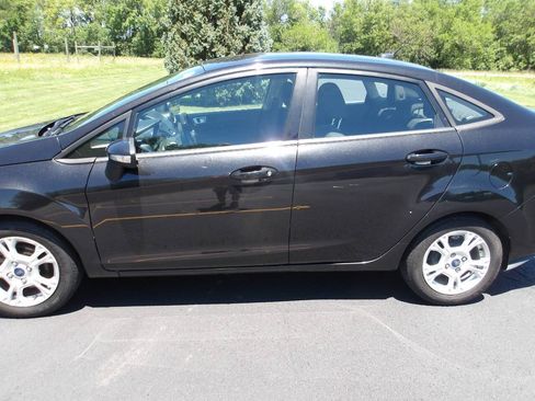 Used 2014 Ford Fiesta SE w/ Comfort Package FWD image 30