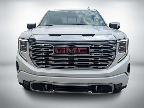Used 2024 GMC Sierra 1500 Denali w/ Denali Reserve Package AWD/4WD image 8