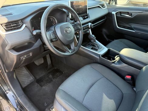Used 2025 Toyota RAV4 XLE FWD image 16