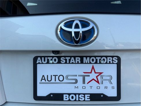 Used 2017 Toyota Prius Two FWD image 38