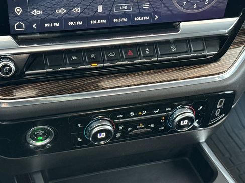 Used 2023 GMC Sierra 1500 Elevation image 23