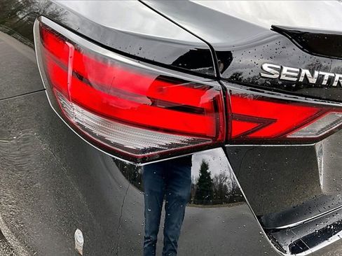 Used 2024 Nissan Sentra SR w/ SR Premium Package image 21