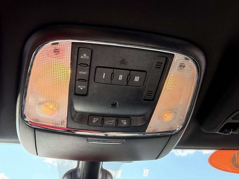 Used 2020 Jeep Grand Cherokee Limited AWD/4WD image 39