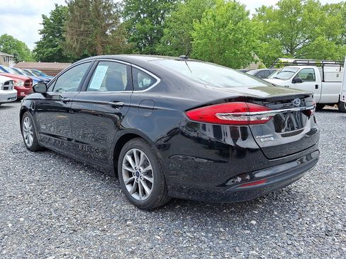 Used 2017 Ford Fusion Energi SE image 5
