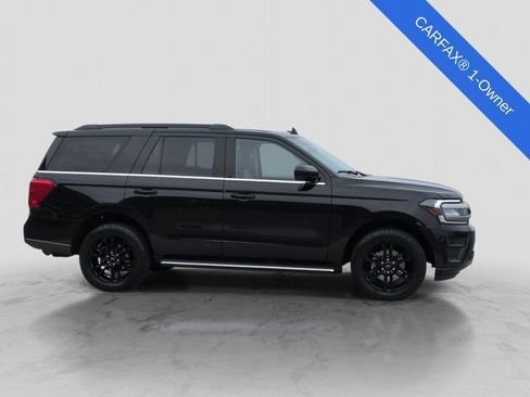 Used 2023 Ford Expedition XLT image 9
