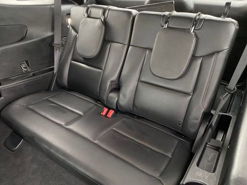 Used 2020 Ford Explorer XLT image 12