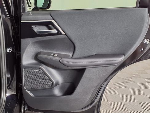 New 2026 Mitsubishi Outlander ES image 10