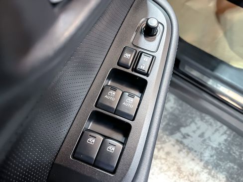 Used 2017 Subaru Outback 2.5i Limited image 13