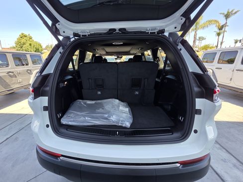 New 2026 Jeep Grand Cherokee L Limited AWD/4WD image 19
