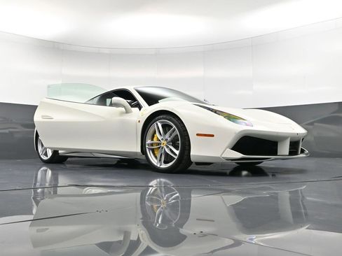 Used 2017 Ferrari 488 GTB image 43