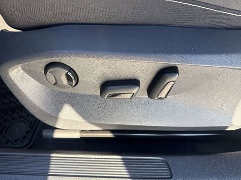 New 2026 Volkswagen Taos SEL AWD/4WD image 10
