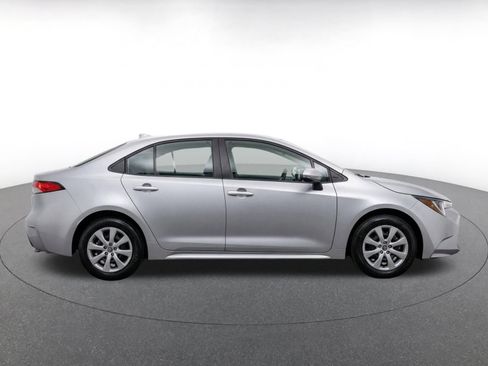 Used 2025 Toyota Corolla LE FWD image 10