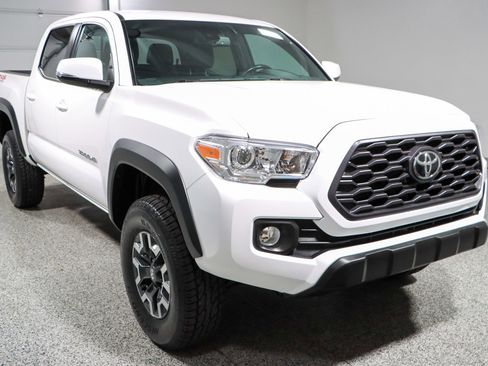 Used 2023 Toyota Tacoma TRD Off-Road image 5