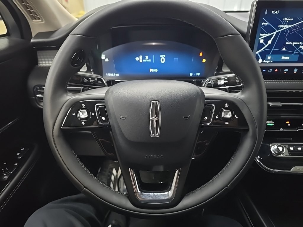 Used 2024 Lincoln Corsair AWD image 20