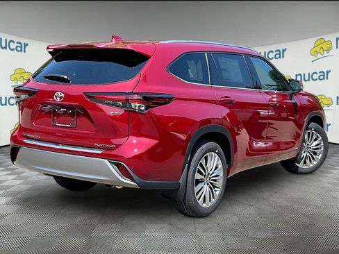 New 2026 Toyota Highlander Platinum AWD/4WD image 7