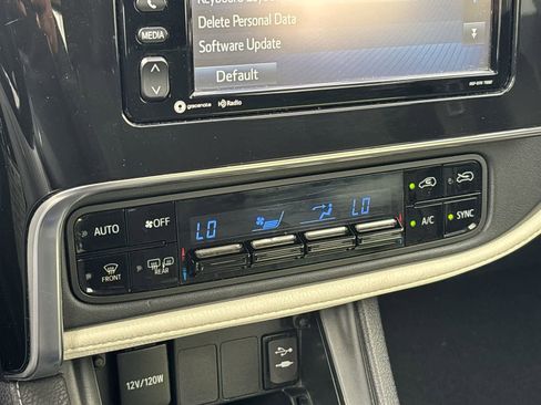 Used 2018 Toyota Corolla iM FWD image 19