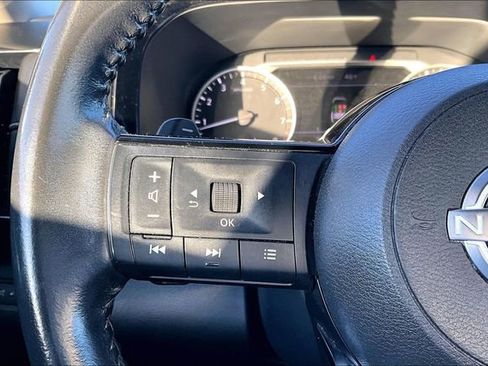 Used 2022 Nissan Pathfinder SV image 10