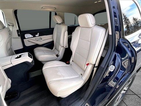 Used 2020 Mercedes-Benz GLS 450 4MATIC image 25