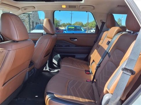 Used 2024 Nissan Pathfinder Platinum w/ Cargo Package image 14