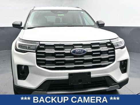 Used 2025 Ford Explorer Active w/ Active Comfort Package AWD/4WD image 3
