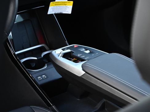 Certified 2025 BMW X2 xDrive28i w/ Premium Package image 23