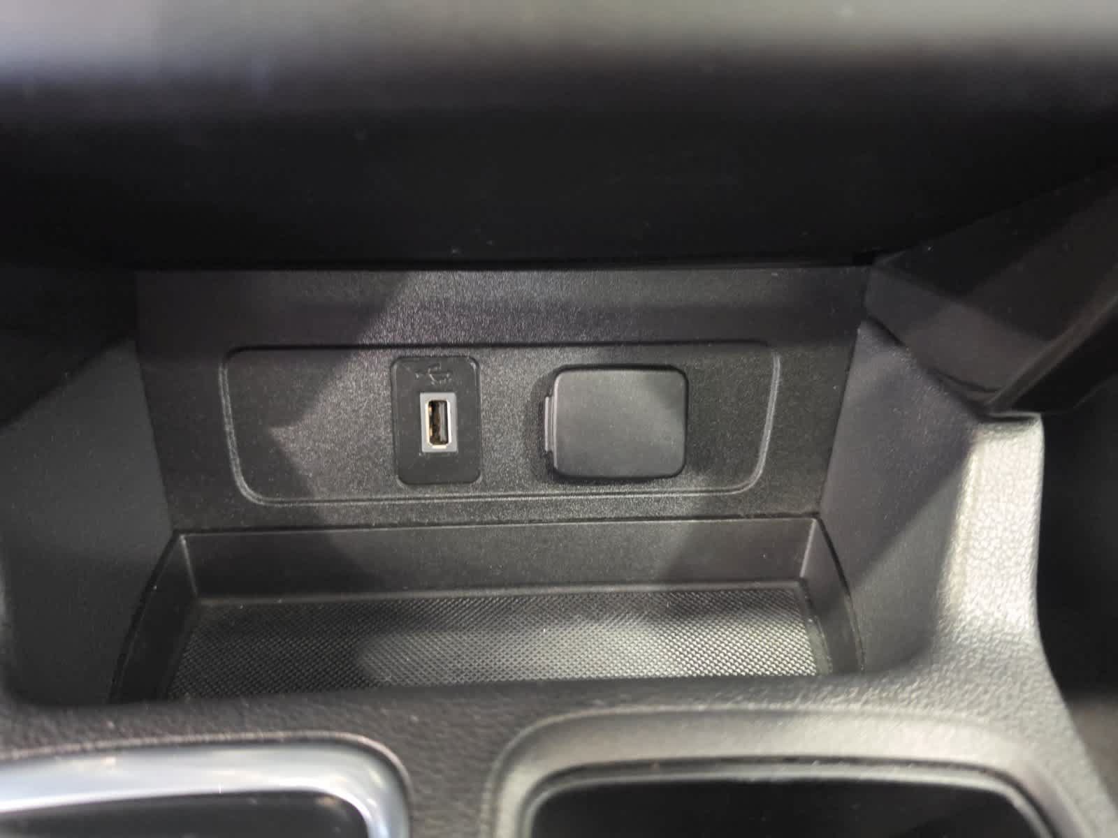 Used 2018 Ford Escape Titanium AWD/4WD image 25