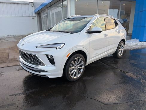Used 2025 Buick Encore GX Avenir w/ Avenir Technology Package image 3