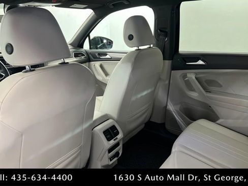 Used 2022 Volkswagen Tiguan SE R-Line AWD/4WD image 19