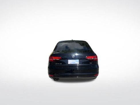 Used 2017 Volkswagen Jetta SE FWD image 7