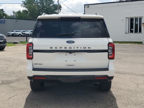 Used 2024 Ford Expedition Limited AWD/4WD image 5