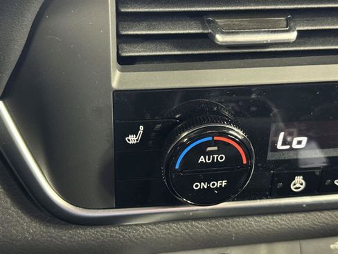 Used 2026 Nissan Rogue SV w/ SV Premium Package image 19