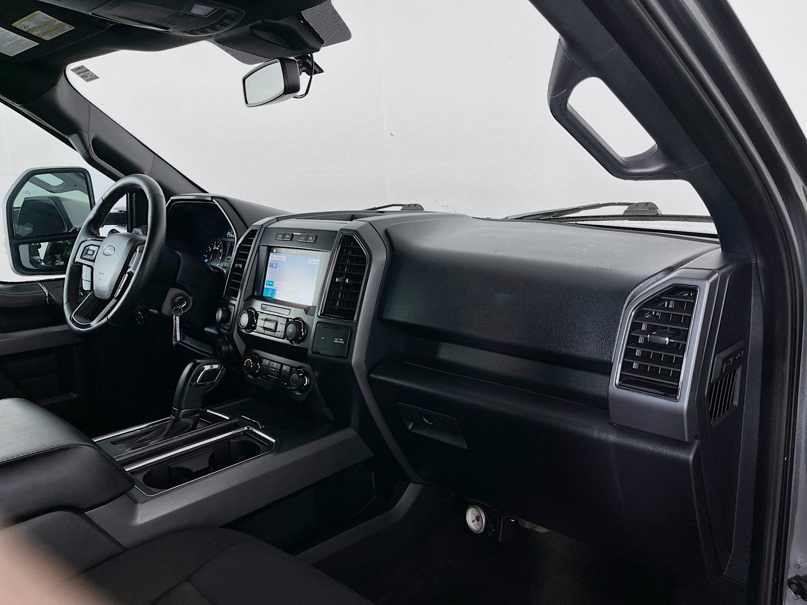 Used 2019 Ford F150 XLT w/ Equipment Group 302A Luxury AWD/4WD image 33