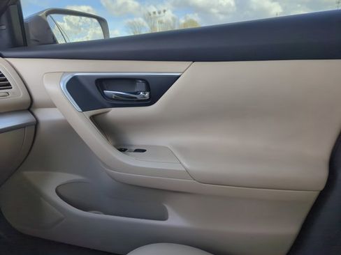 Used 2017 Nissan Altima 2.5 SV image 23