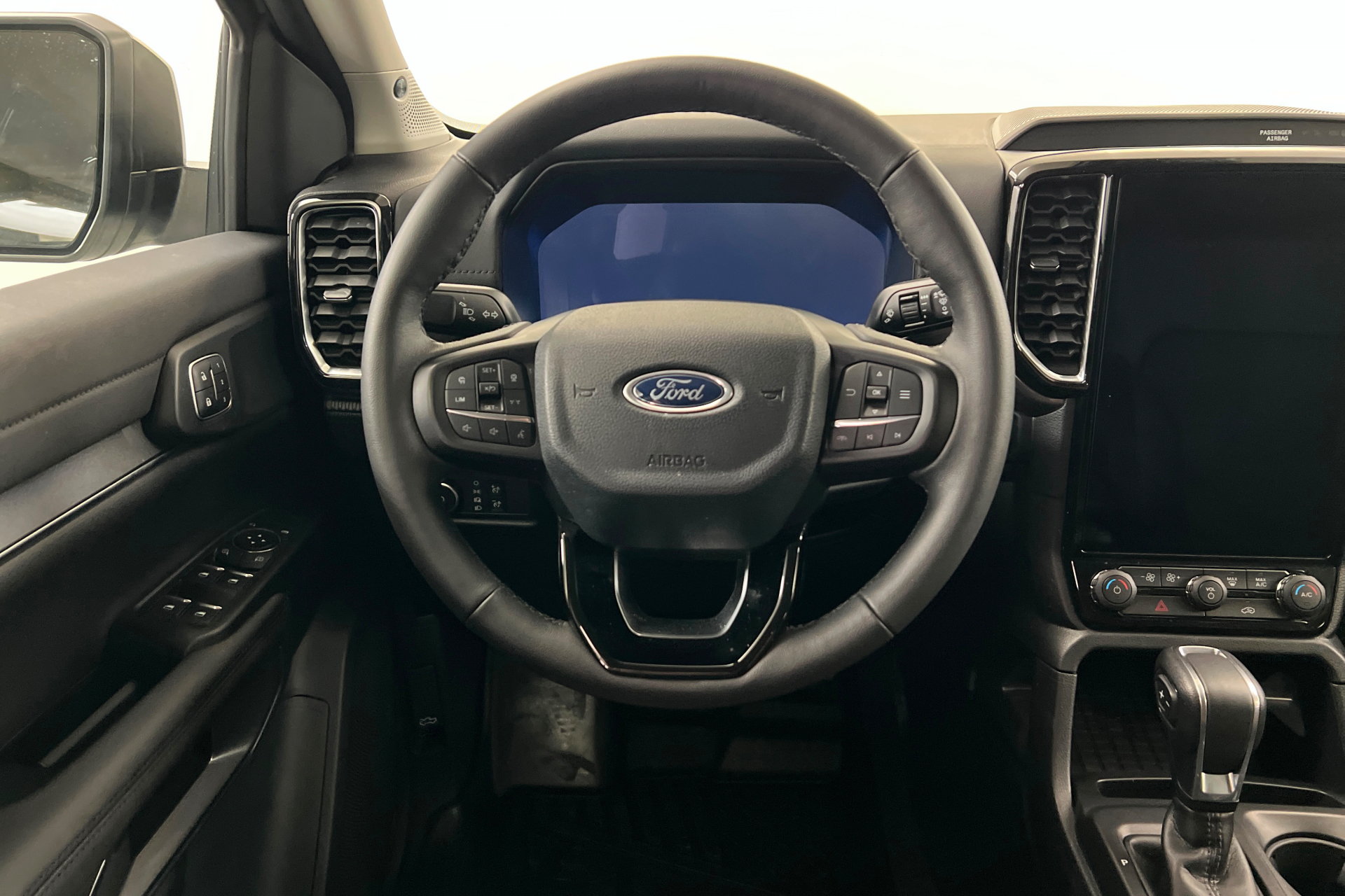 Used 2025 Ford Ranger Lariat w/ FX4 Off-Road Package AWD/4WD image 13