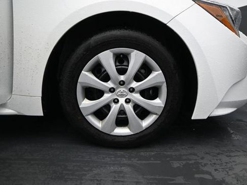 Used 2024 Toyota Corolla LE FWD image 15