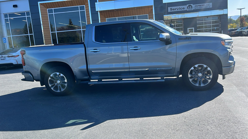 Used 2023 Chevrolet Silverado 1500 High Country w/ Technology Package AWD/4WD image 2