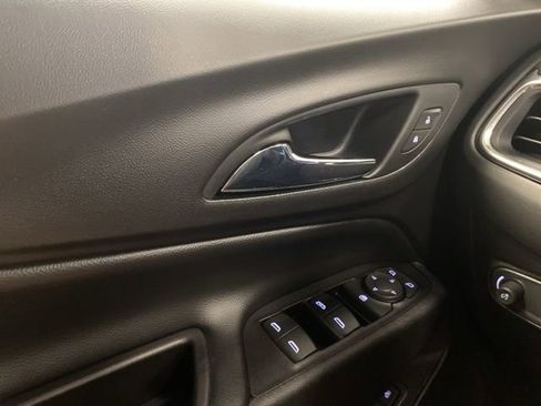 Used 2020 Chevrolet Equinox Premier w/ LPO, Floor Liner Package image 18