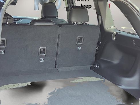 New 2025 Jeep Grand Cherokee Altitude image 8