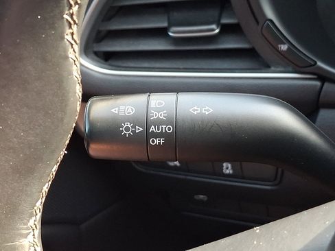 Used 2024 MAZDA MAZDA3 s FWD image 25