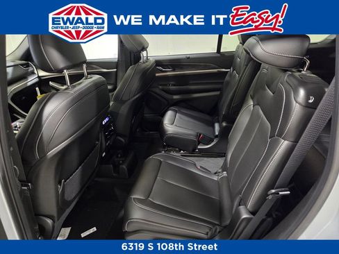 New 2025 Jeep Grand Cherokee L Limited w/ Luxury Tech Group II image 15