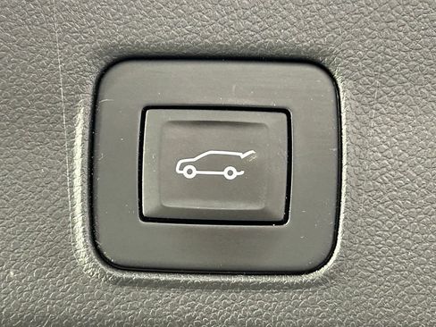 Used 2024 Chevrolet TrailBlazer RS w/ Convenience Package AWD/4WD image 14