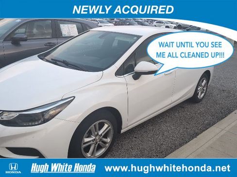 Used 2016 Chevrolet Cruze LT FWD image 1