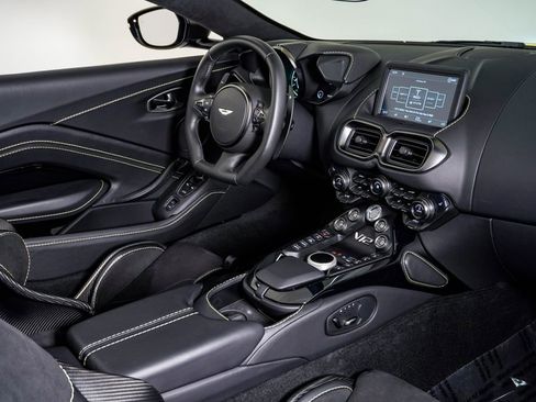 Used 2023 Aston Martin V12 Vantage Roadster image 19