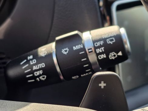 Used 2017 Jaguar F-PACE Prestige image 39