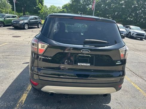 Used 2017 Ford Escape SE AWD/4WD image 4