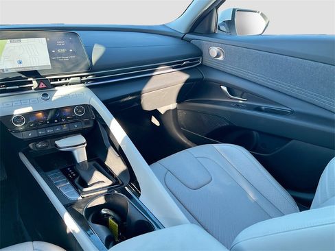 Used 2024 Hyundai Elantra Limited image 24