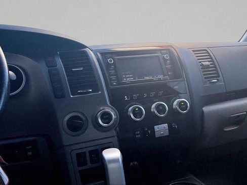 Used 2016 Toyota Sequoia Limited w/ Safety & Convenience Package image 7